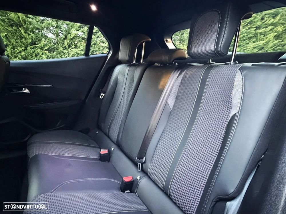 Peugeot e-2008 GT Pack - 25