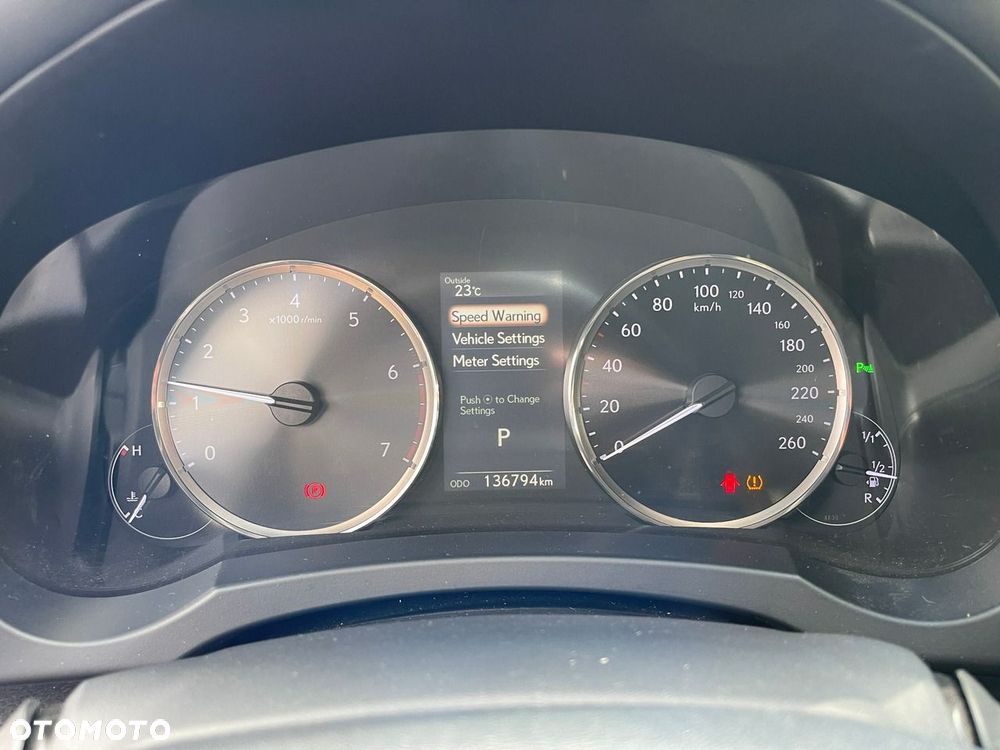 Lexus IS 200t / 300 Elegance - 11