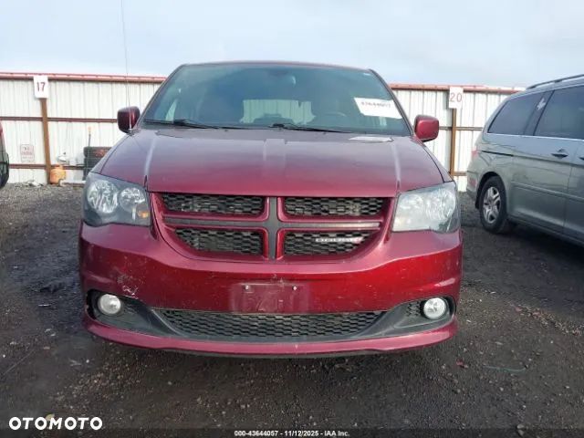 Dodge Grand Caravan - 8