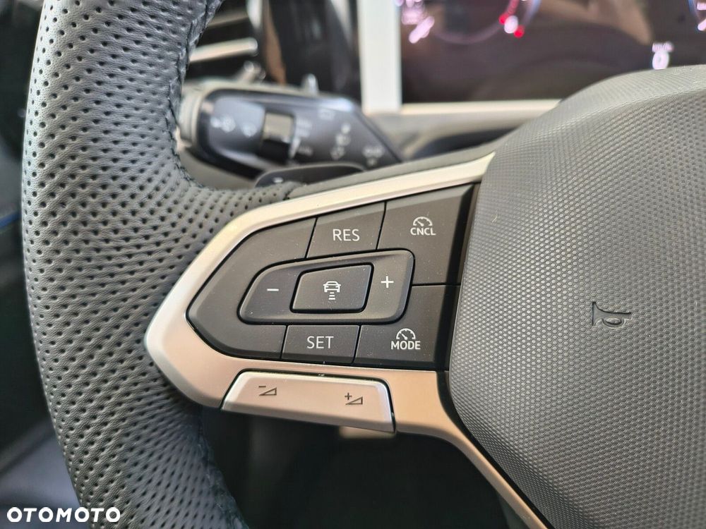 Volkswagen Passat Variant 2.0 TSI R-Line Plus DSG - 18