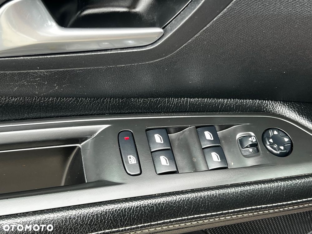 Peugeot 3008 PureTech 130 Stop & Start GPF Allure Business-Paket - 9