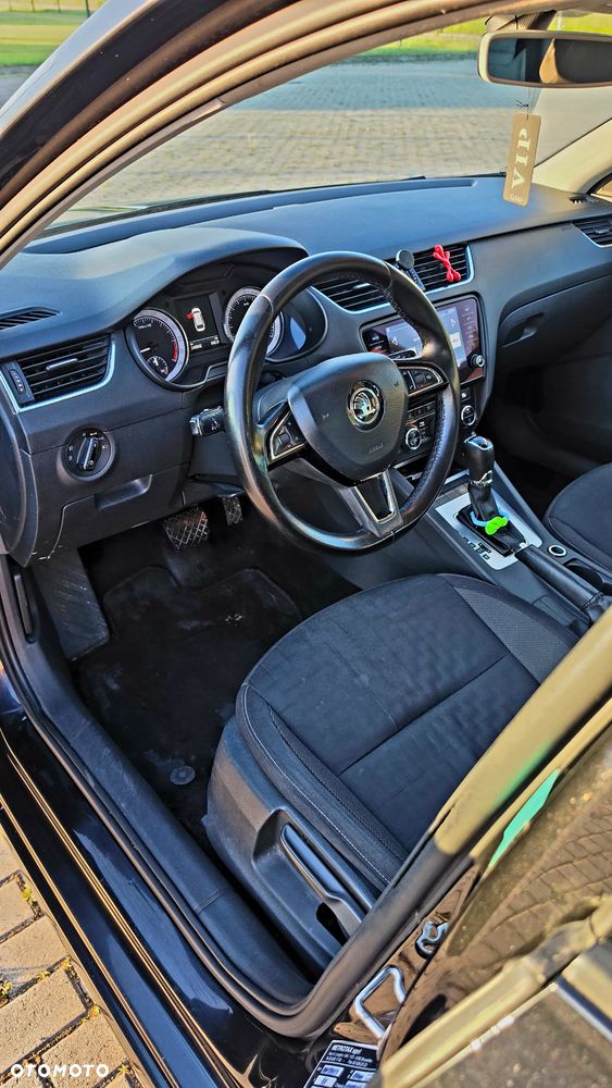 Skoda Octavia 1.6 TDI Ambition DSG - 8