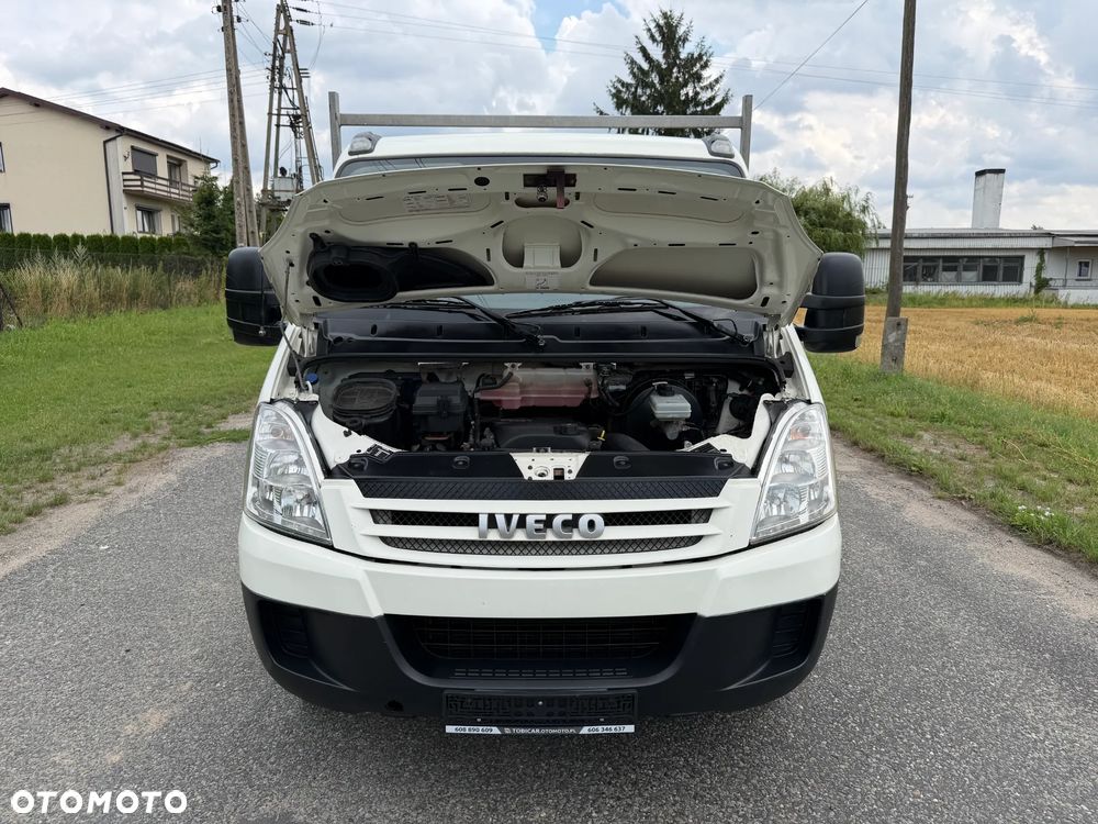 Iveco 50C15 * 3.0 / 150KM * Rama / Skrzyniowe * Koła bliźniacze * Rozstaw osi: 3.75m * - 17