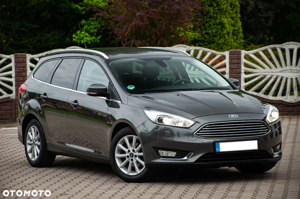 Ford Focus - 25