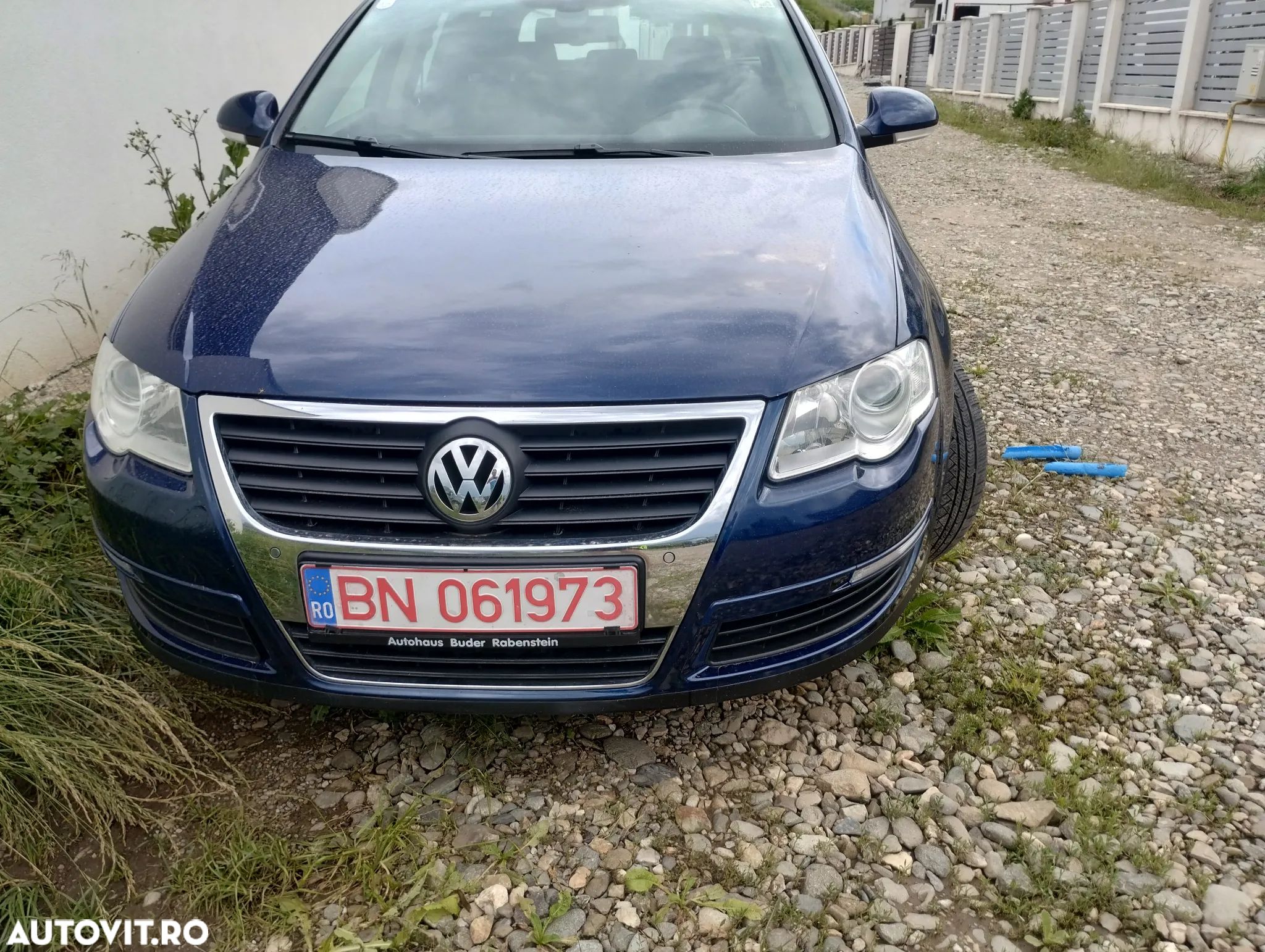 Volkswagen Passat - 1