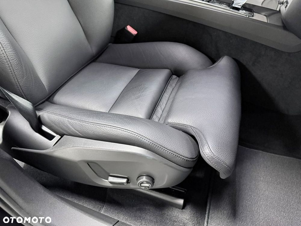 Volvo XC 60 T8 Plug-In Hybrid AWD Inscription Expression - 38