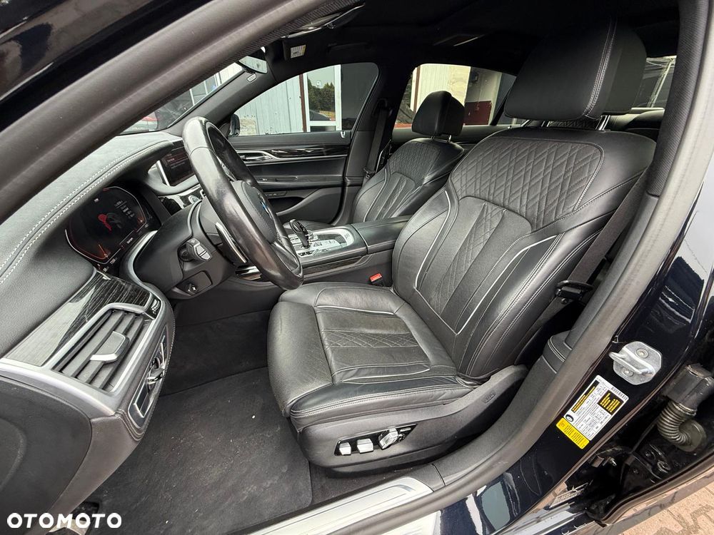 BMW Seria 7 740Li sport - 18