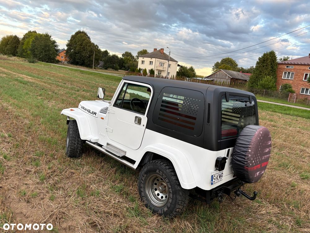 Jeep Wrangler 2.5L - 12