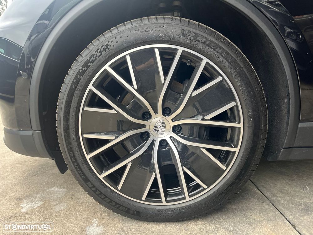 Porsche Macan Electric 4 - 14