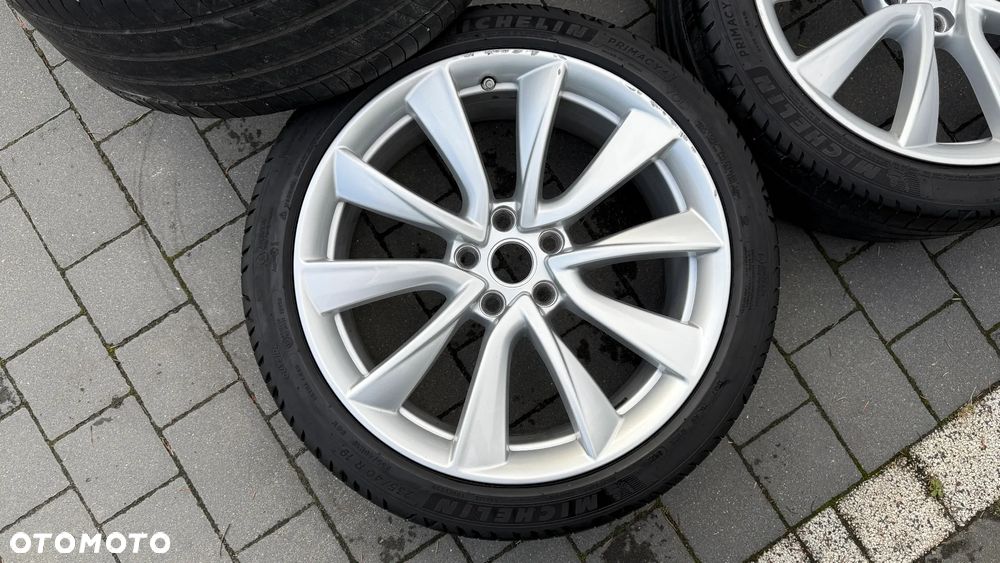 Koła r19 235/40 Tesla 5x114.3 ET40 8.5J alufelgi Model 3 - 4