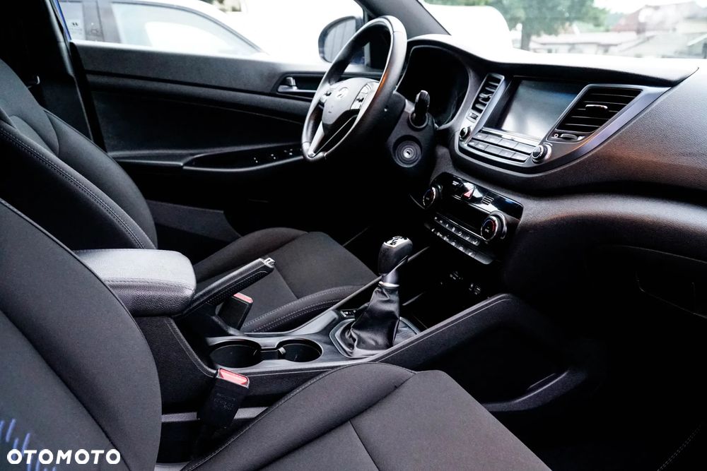 Hyundai Tucson 1.6 GDI BlueDrive GO 2WD - 29
