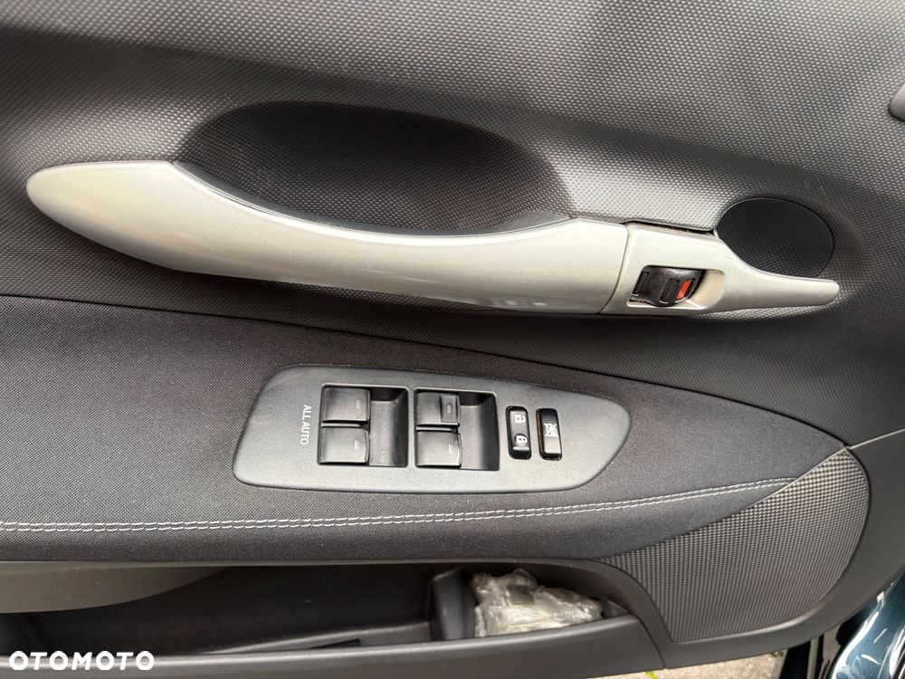 Toyota Auris 1.6 Premium + - 12
