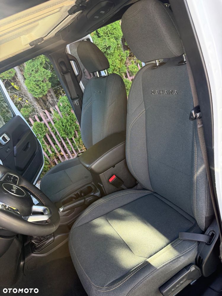 Jeep Wrangler - 15
