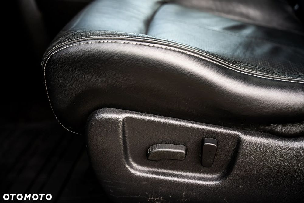 Nissan X-Trail 2.0 dCi 4x4 DPF Platinum - 28