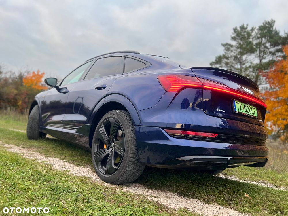 Audi Q8 Sportback e-tron - 9