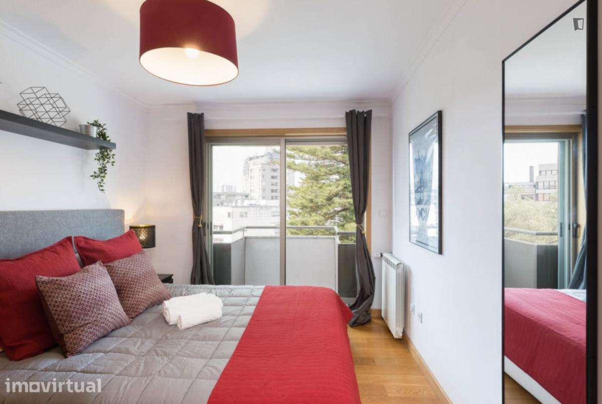 Apartamento com 3 quartos - localizado em Massarelos Porto - Grande imagem: 2/39