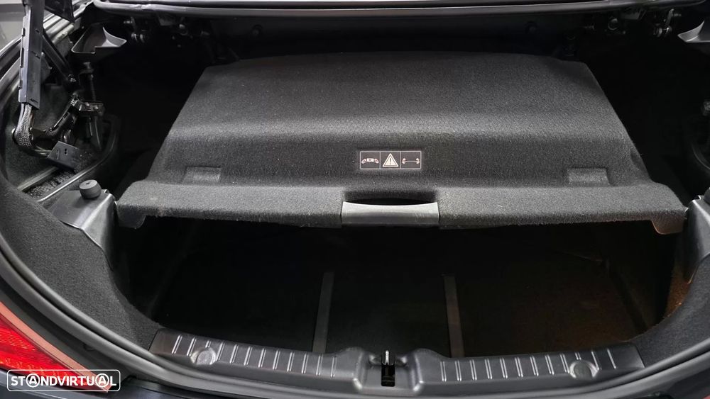 Mercedes-Benz SLK 200 (BlueEFFICIENCY) - 33