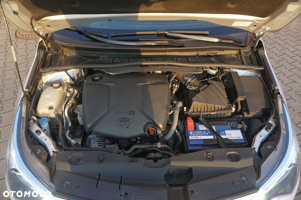 Toyota Avensis 2.0 D-4D Premium - 25