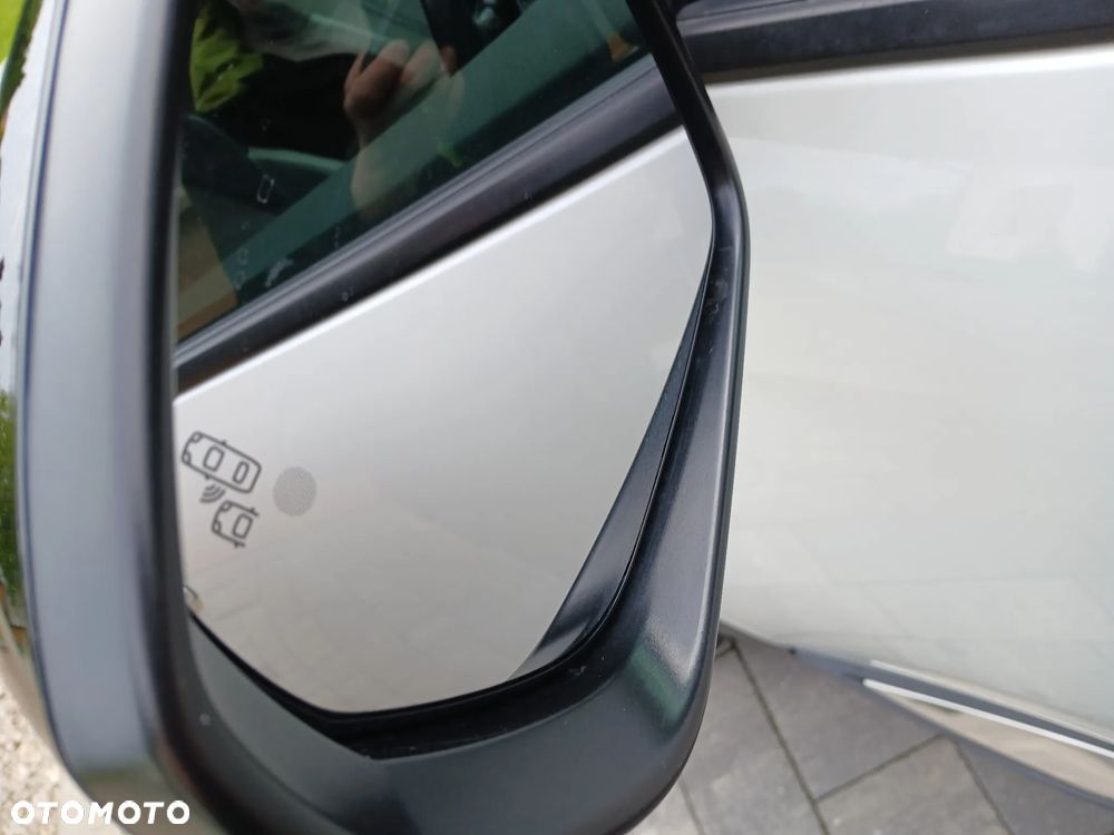 Peugeot 3008 1.5 BlueHDi Allure Pack S&S EAT8 - 23