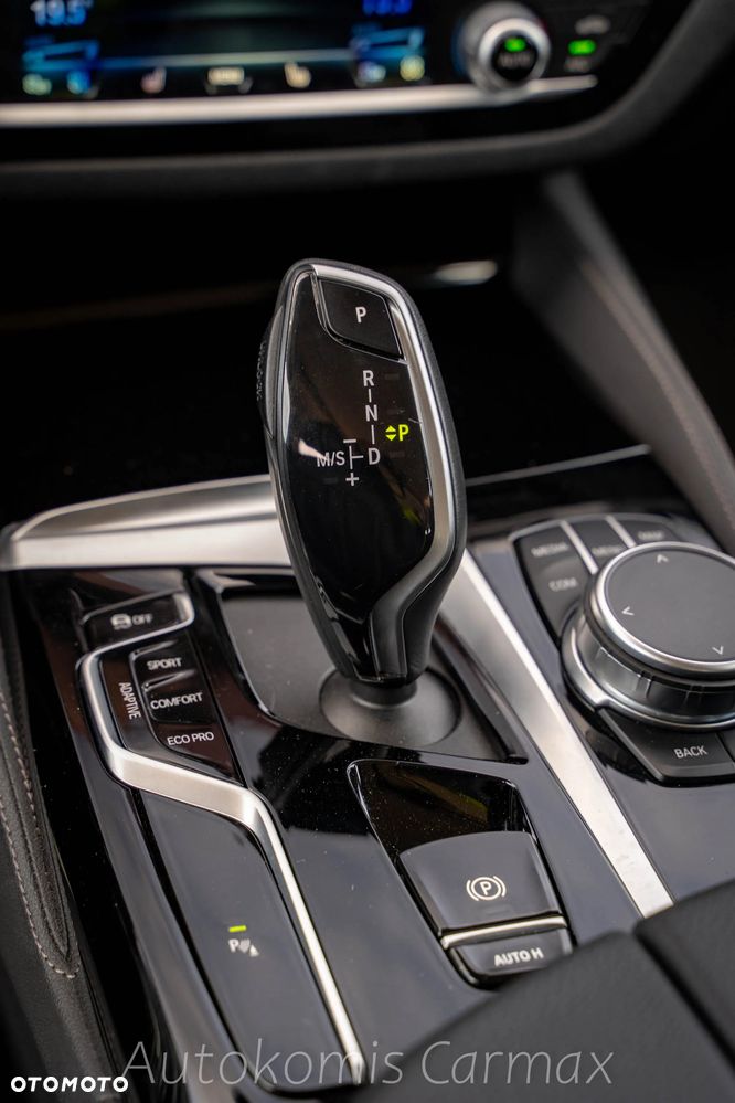 BMW Seria 5 530i xDrive Luxury Line - 17