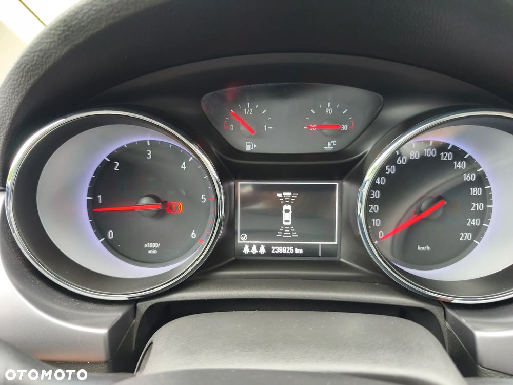 Opel Astra 1.6 CDTI Sport - 9