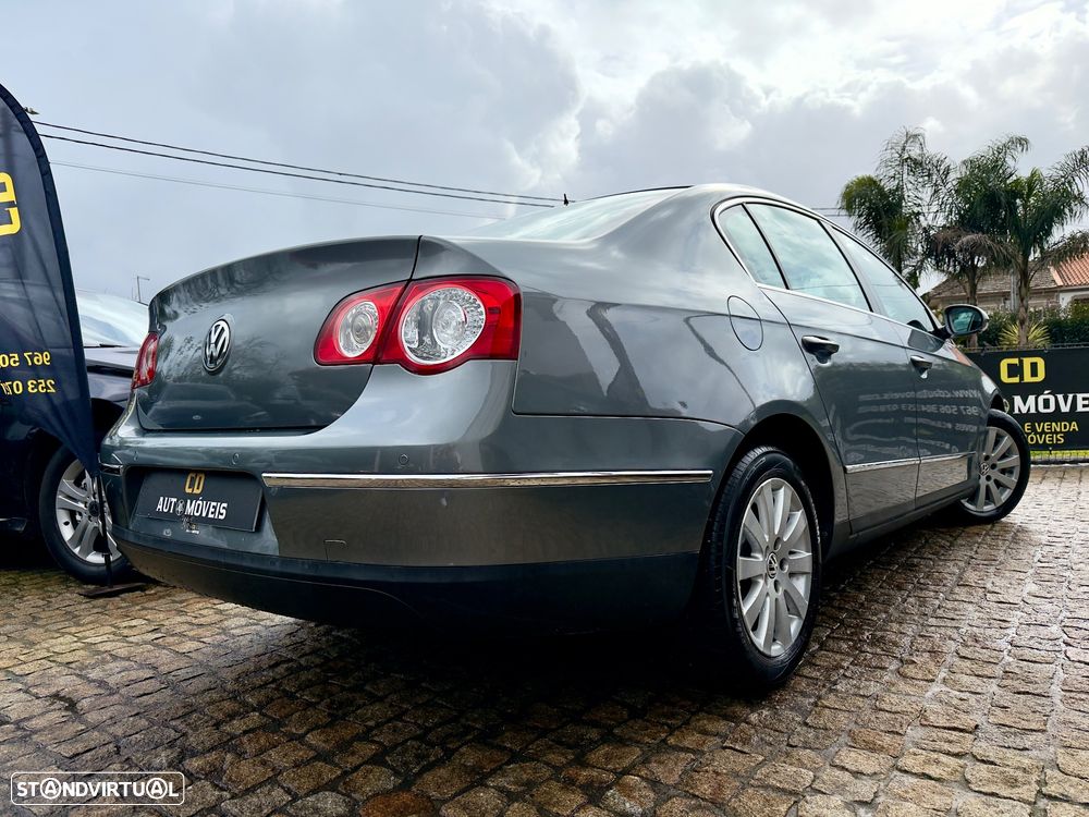 VW Passat 2.0 TDI Highline - 14