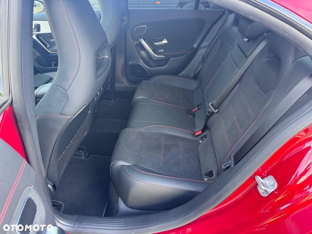 Mercedes-Benz CLA - 35