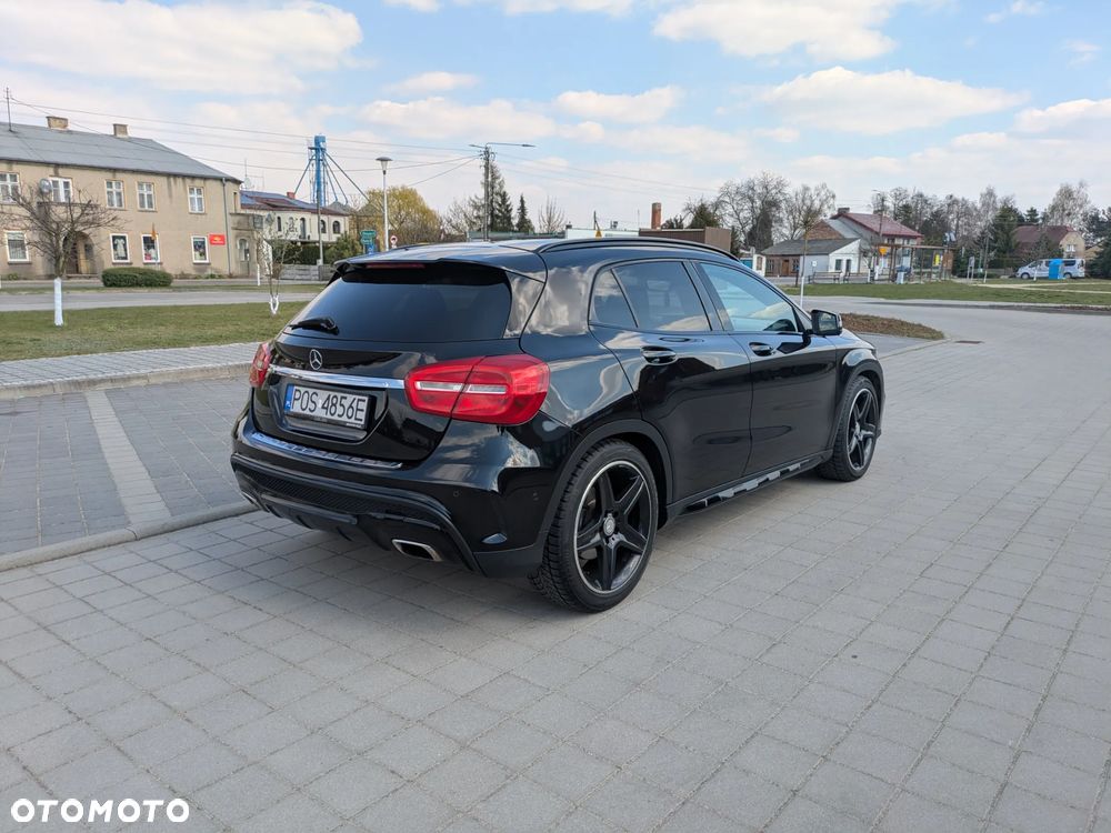 Mercedes-Benz GLA 200 7G-DCT AMG Line - 10