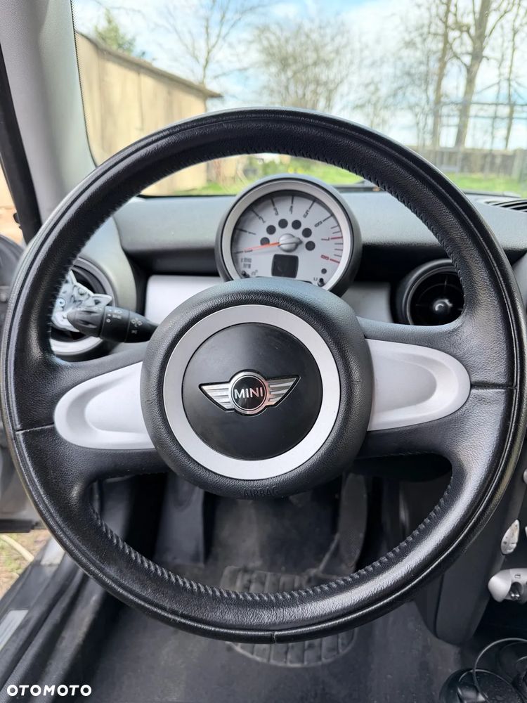 MINI Cooper Standard - 17