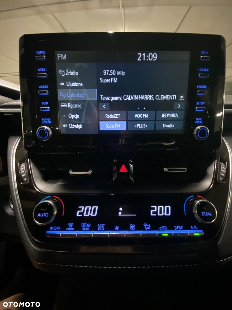 Toyota Corolla 2.0 Hybrid Executive - 38