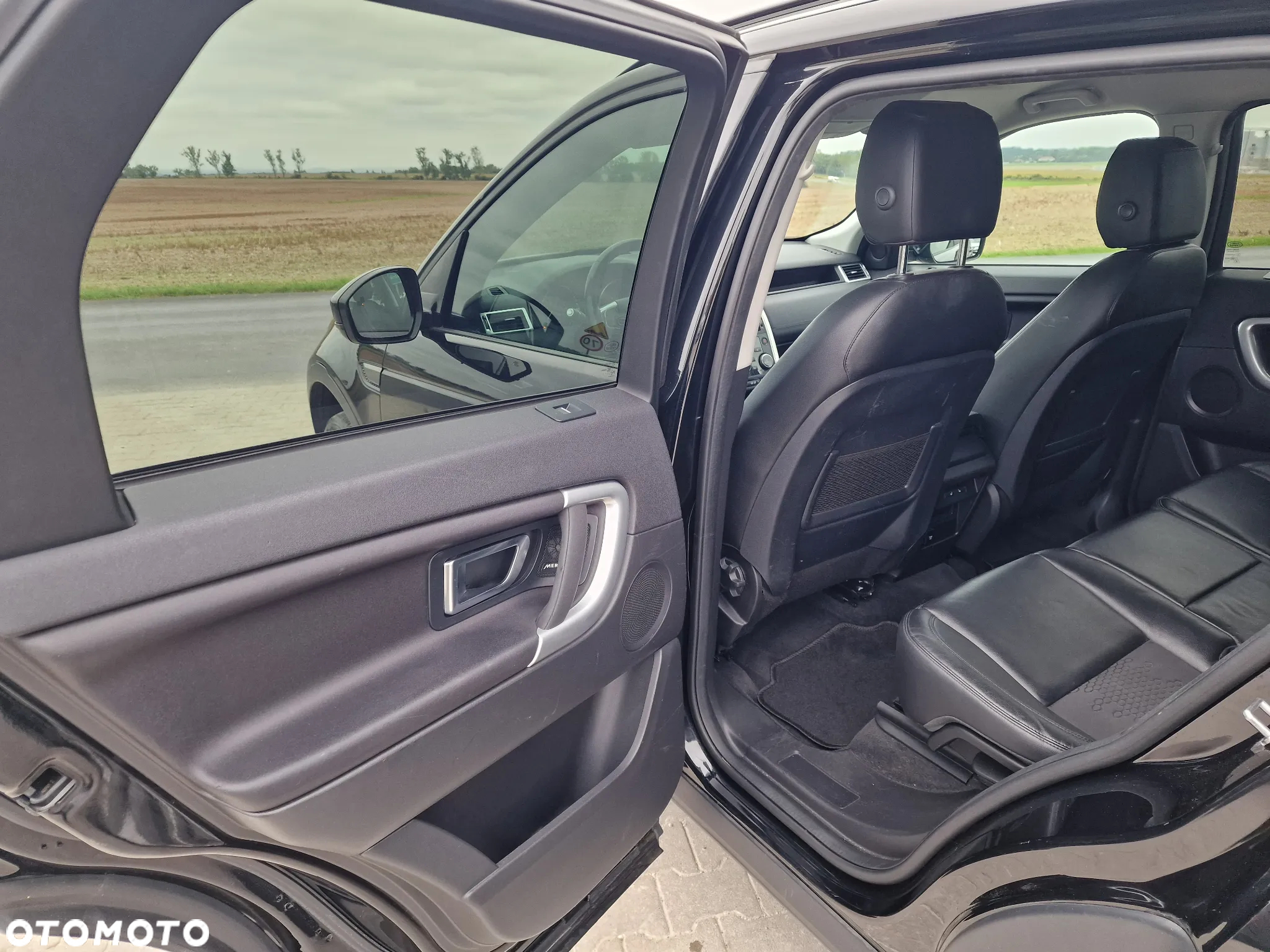 Land Rover Discovery Sport 2.0 D150 SE - 26