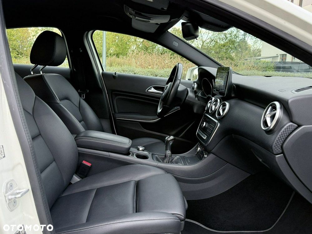 Mercedes-Benz Klasa A 180 (BlueEFFICIENCY) Urban - 18