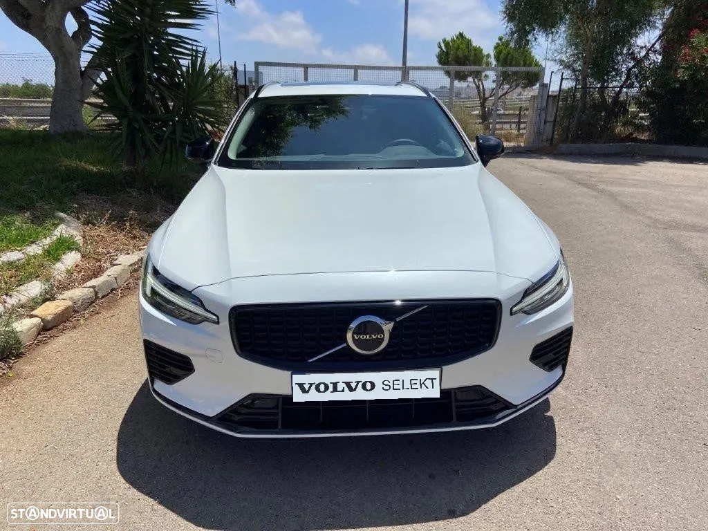 Volvo V60 2.0 T6 AWD TE Plus Dark - 4