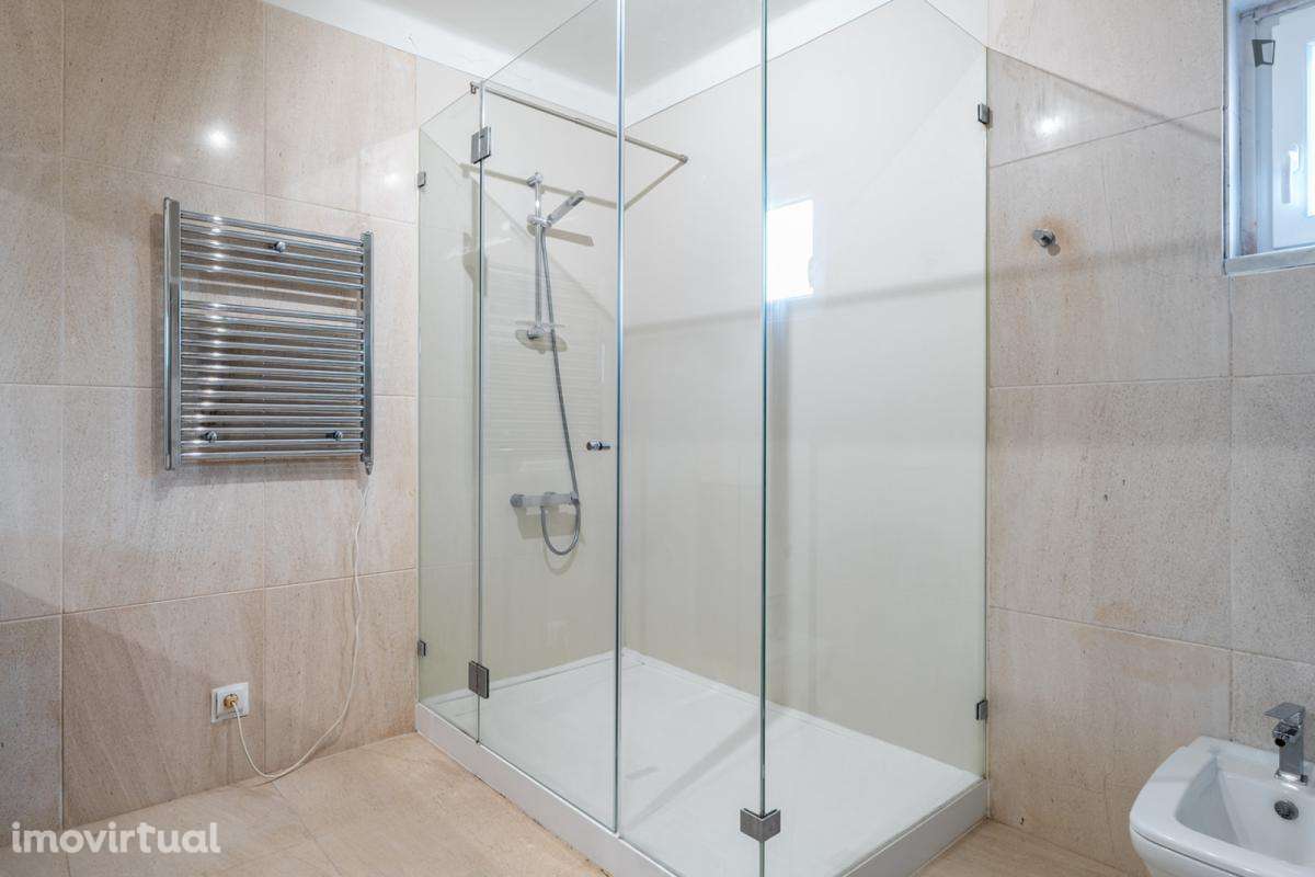 Quarto - localizado em Oeiras Lisbon - Grande imagem: 4/30