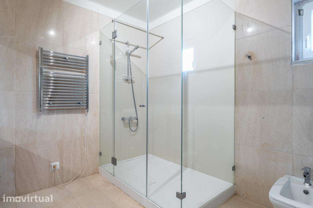 Quarto - localizado em Oeiras Lisbon - Grande imagem: 4/30
