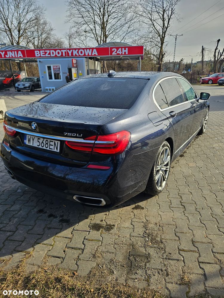 BMW Seria 7 750Li xDrive - 6