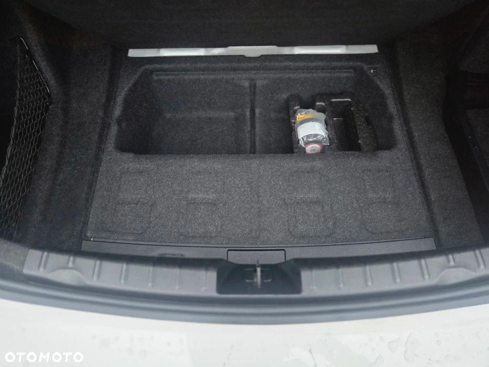 BMW Seria 3 318d Sport Line Shadow - 25