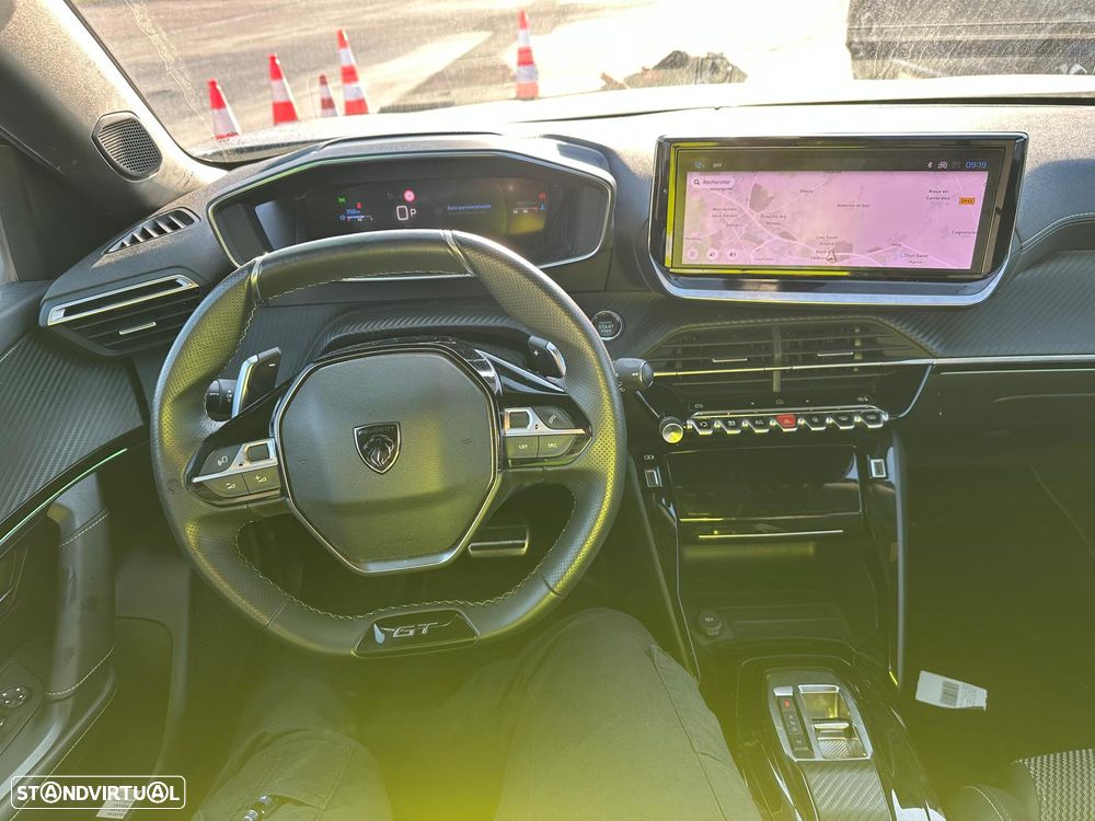 Peugeot 2008 PureTech 130 EAT8 GT - 6