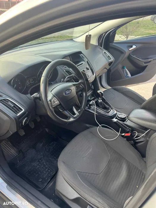 Ford Focus 1.6 TDCi DPF Titanium - 4
