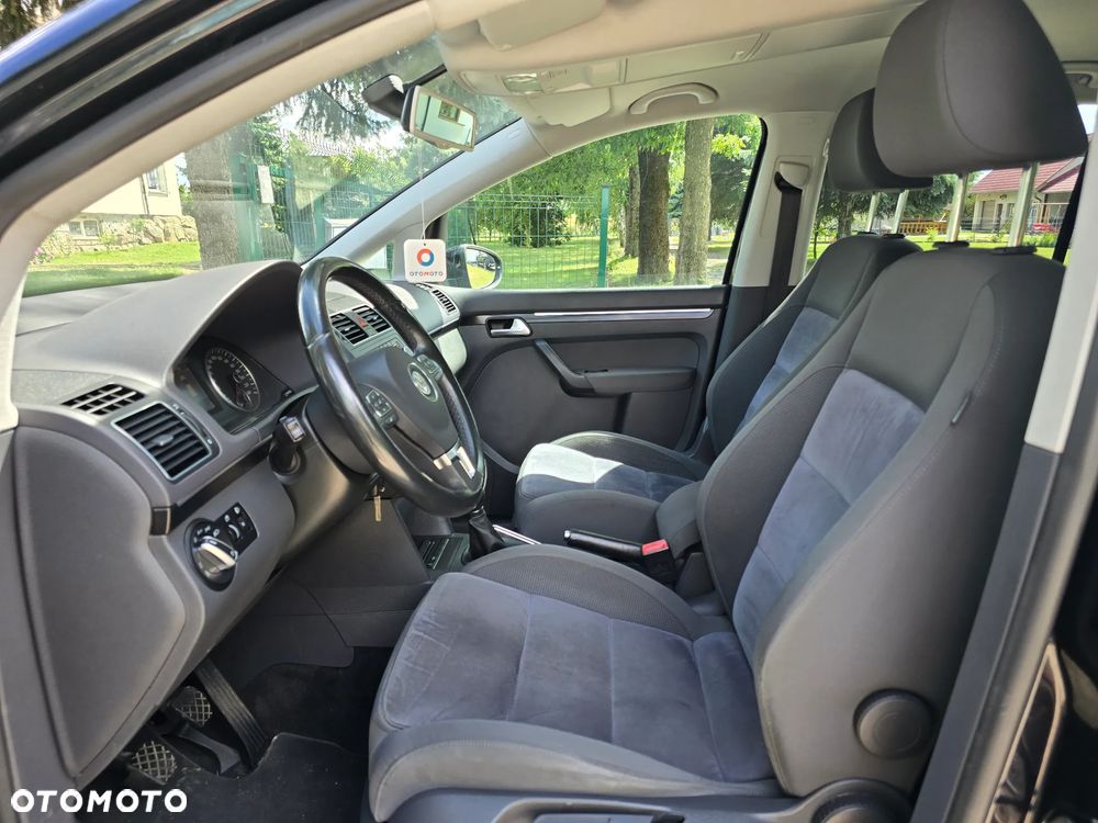 Volkswagen Touran - 15