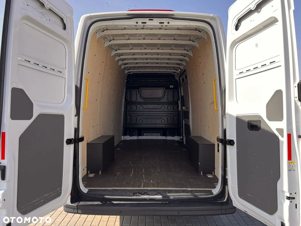 Volkswagen Crafter L3H2 2,0 TDi - 20