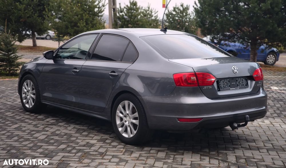 Volkswagen Jetta - 3