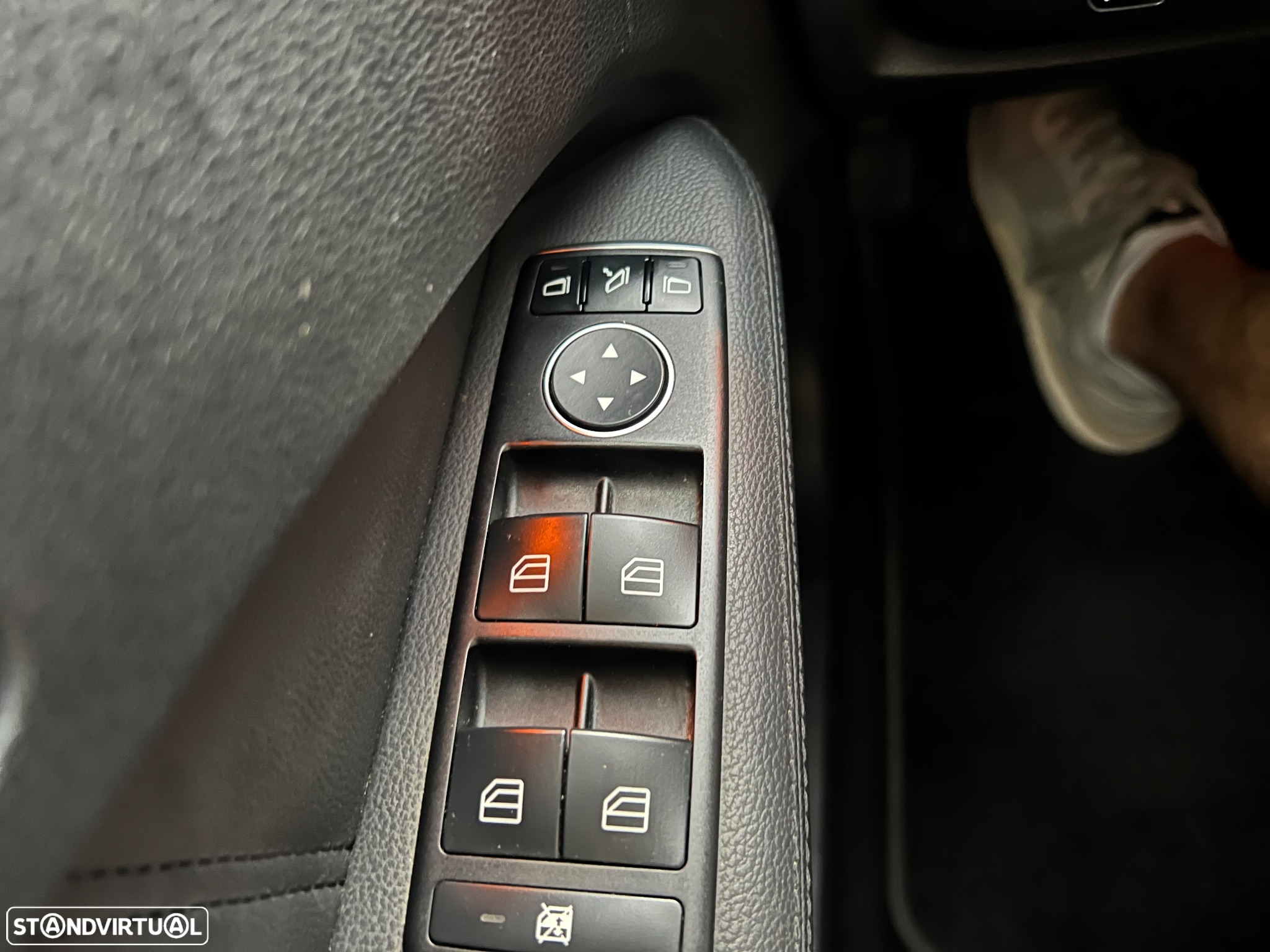 Mercedes-Benz E 250 CDi Avantgarde BlueEfficiency - 23