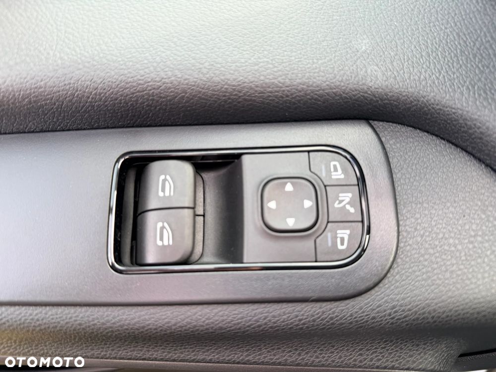 Mercedes-Benz Sprinter - 20