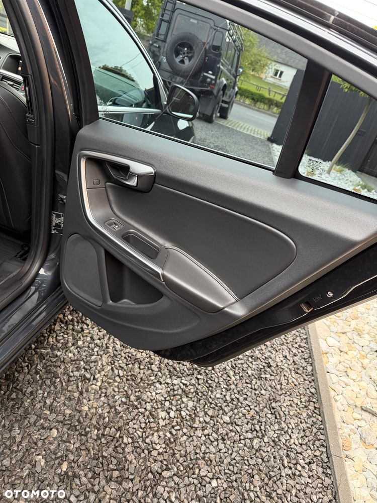 Volvo S60 D4 Geartronic Momentum - 23