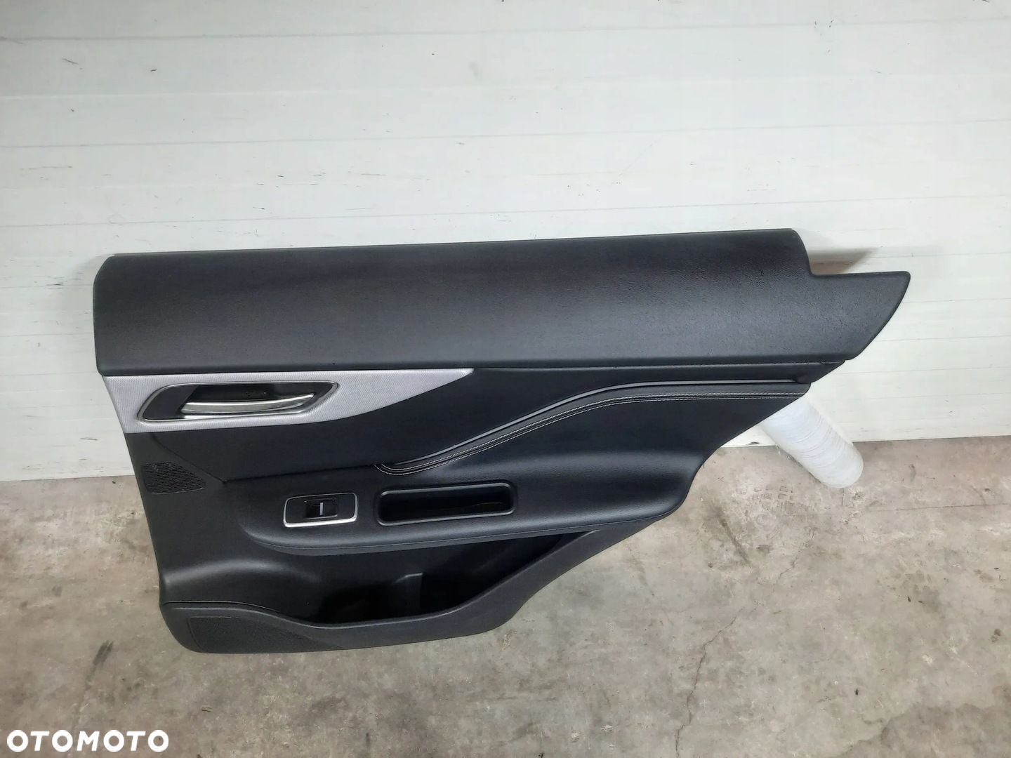 TAPICERKA BOCZEK PRAWY TYŁ JAGUAR F PACE X761 - 2