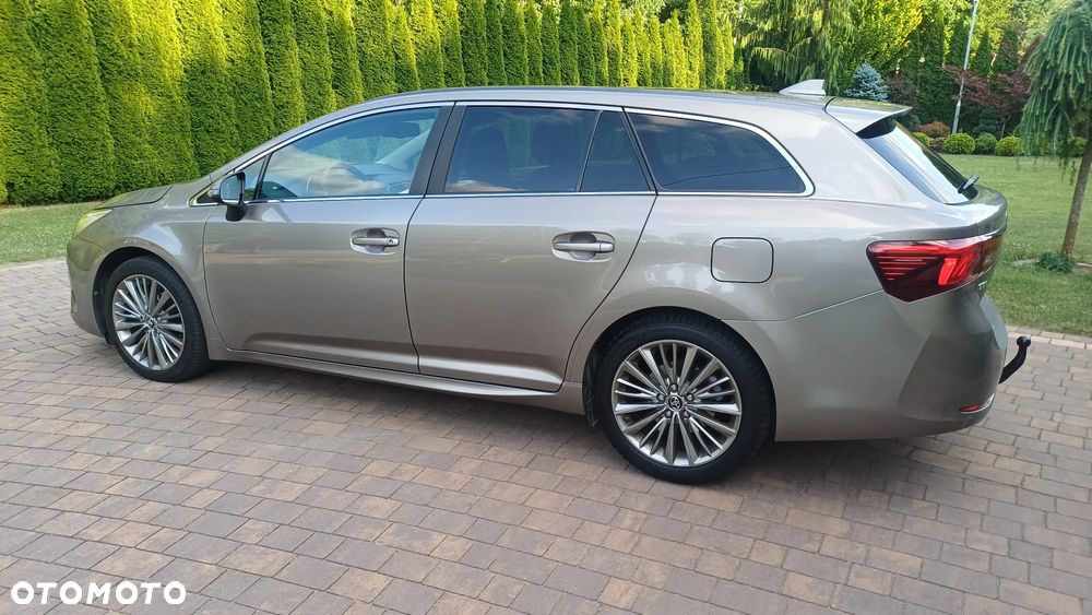Toyota Avensis 1.8 Premium - 11