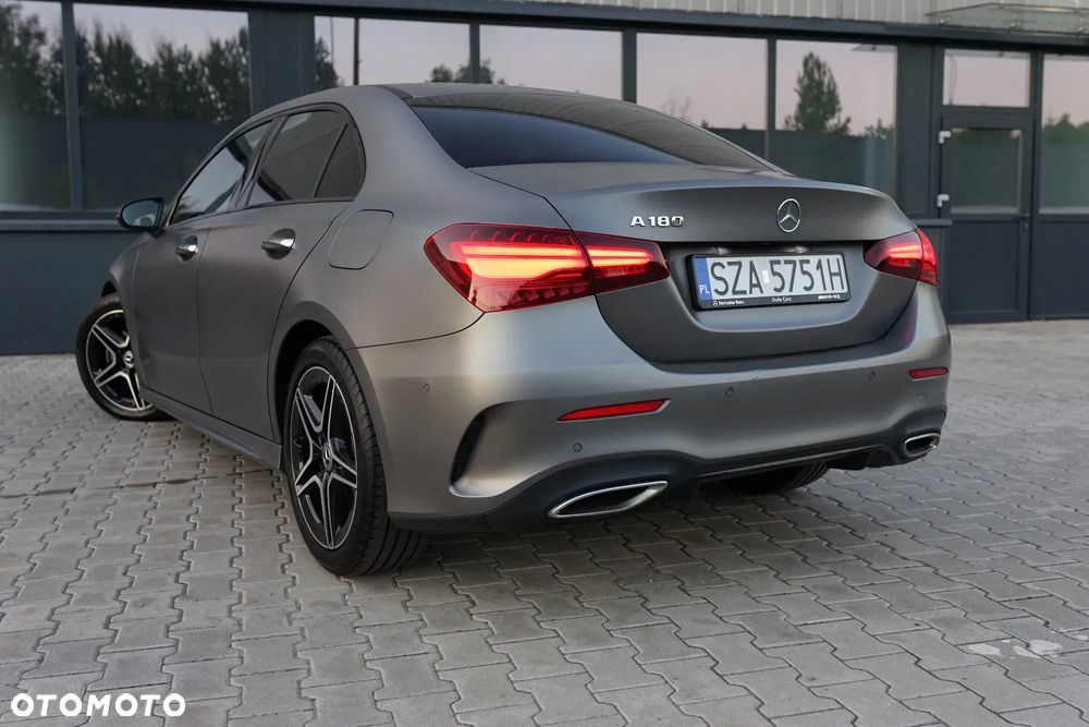 Mercedes-Benz Klasa A 180 7G-DCT AMG Line - 6