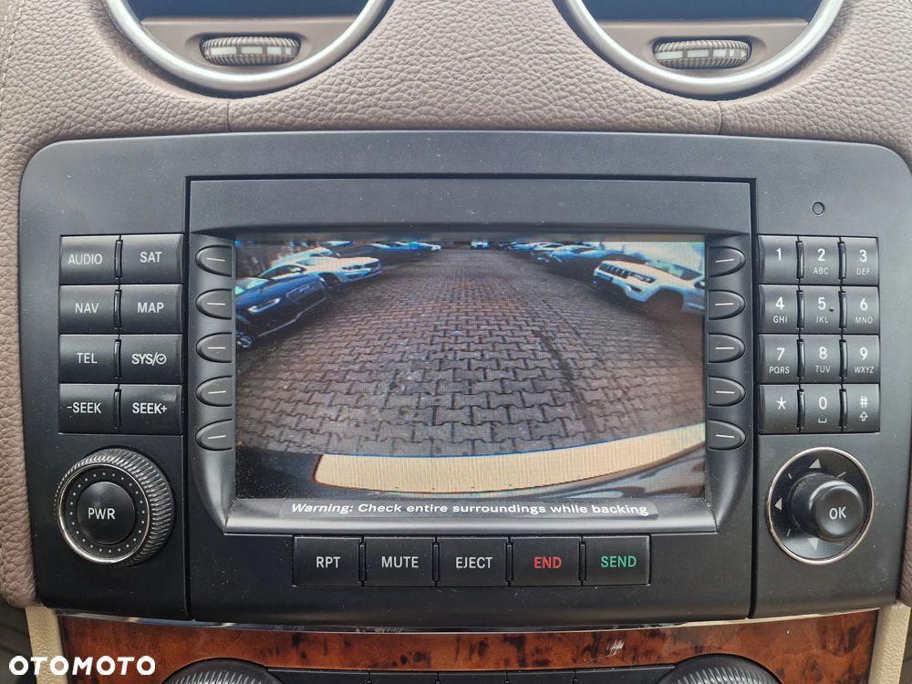 Mercedes-Benz GL - 25