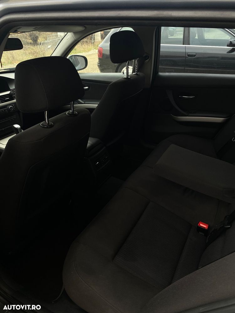 BMW Seria 3 318d Aut. - 10